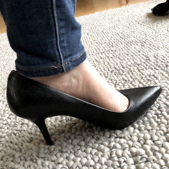 Kenneth Cole - 6 M - “The Superb”! - Picture 1 of 5